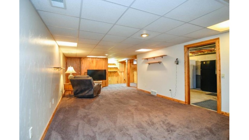 2042 Reinhard Drive Howard, WI 54303 by Keller Williams Green Bay - PREF: 920-621-5270 $349,900