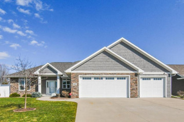 423 Kristy Lee Court, Green Bay, WI 54311