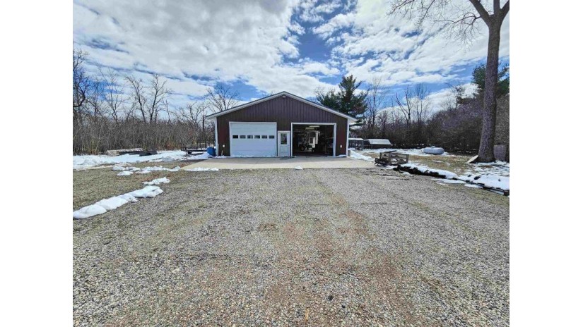 N6274 Valley Circle Road Plainfield, WI 54966 by First Weber, Inc. $540,000