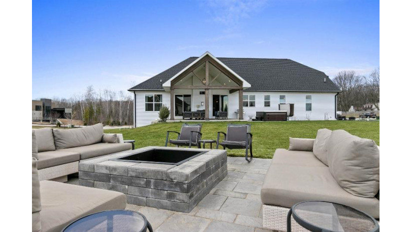 699 Blackberry Court Hobart, WI 54115 by Shorewest Realtors $1,100,000