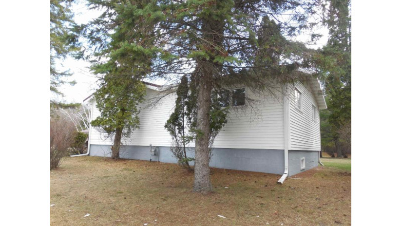 209 Mott Street Oconto, WI 54153 by Fathom Realty, Llc $195,000