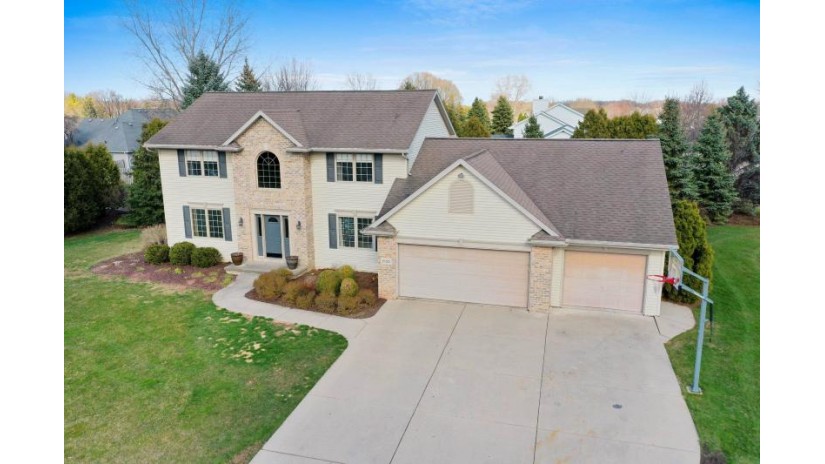 2925 Foxford Drive Ashwaubenon, WI 54313 by Schenk Realty, LLC $494,900