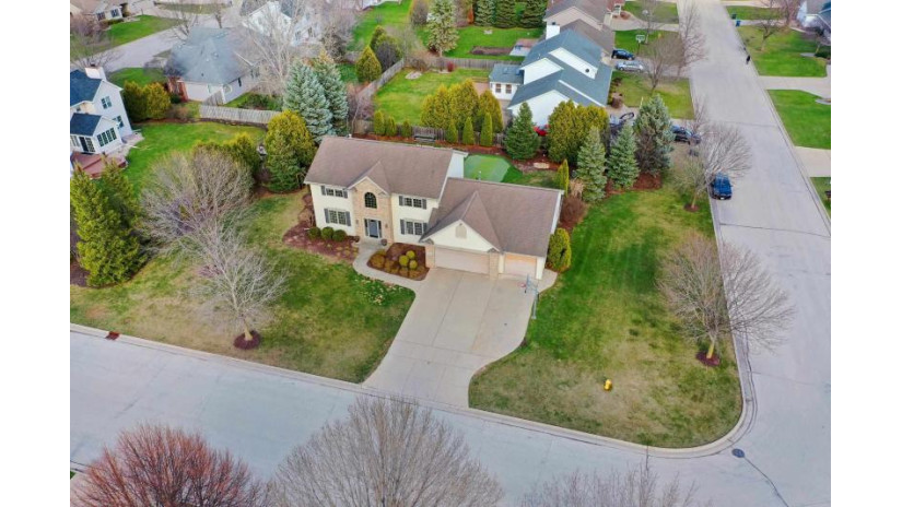 2925 Foxford Drive Ashwaubenon, WI 54313 by Schenk Realty, LLC $494,900