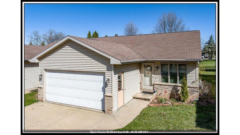 1338 W Weiland Lane Appleton, WI 54914 by Century 21 Ace Realty - Office: 920-739-2121 $219,900