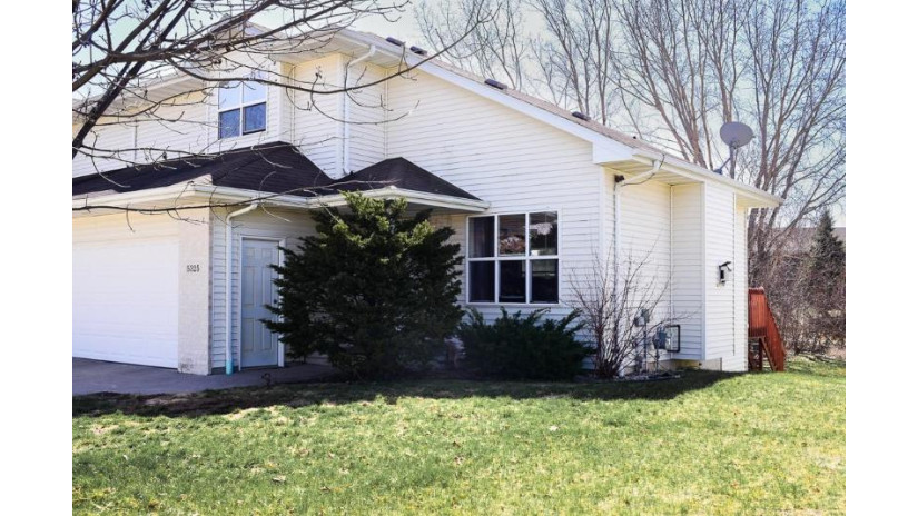 5325 Brookview Drive Grand Chute, WI 54913 by Shiny Key Realty, LLC $304,900