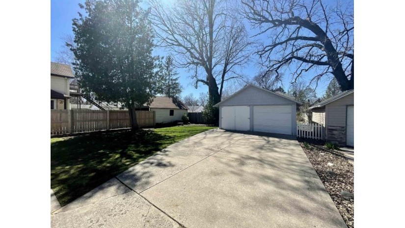 418 12th Street Neenah, WI 54956 by Coldwell Banker Real Estate Group $180,000