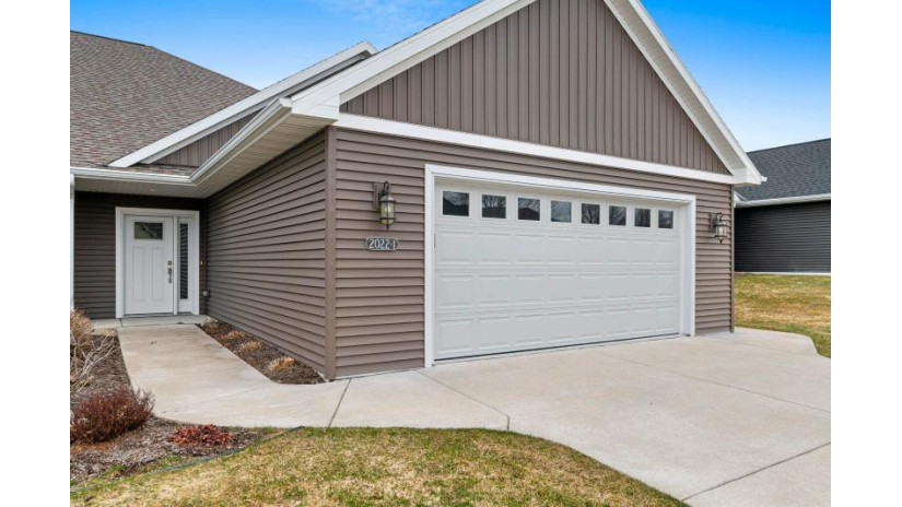 2022 Wisteria Circle 1 Suamico, WI 54313 by Century 21 In Good Company $379,900