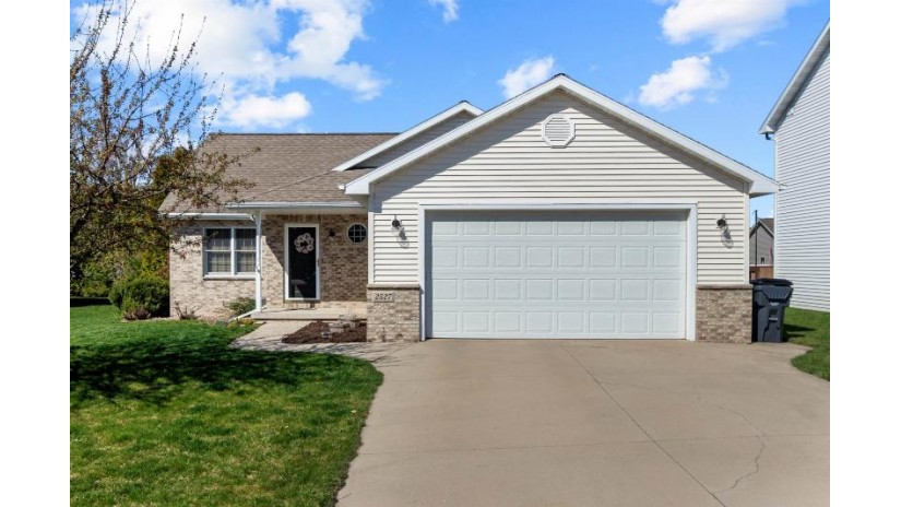 2527 Bruce Court Neenah, WI 54956 by Key Real Estate, Llc $329,000