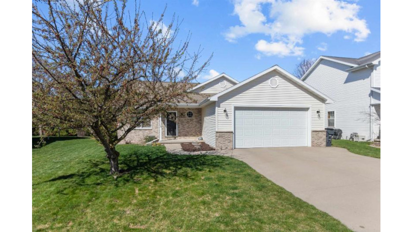 2527 Bruce Court Neenah, WI 54956 by Key Real Estate, Llc $329,000