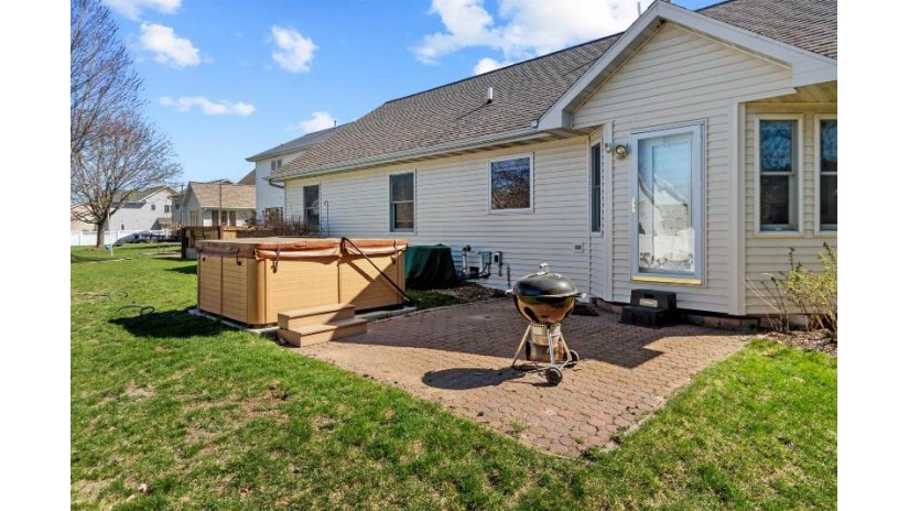 2527 Bruce Court Neenah, WI 54956 by Key Real Estate, Llc $329,000