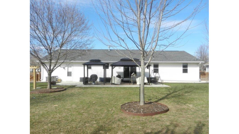 2939 Belle Plane Road Howard, WI 54313 by Meacham Realty, Inc. $359,900