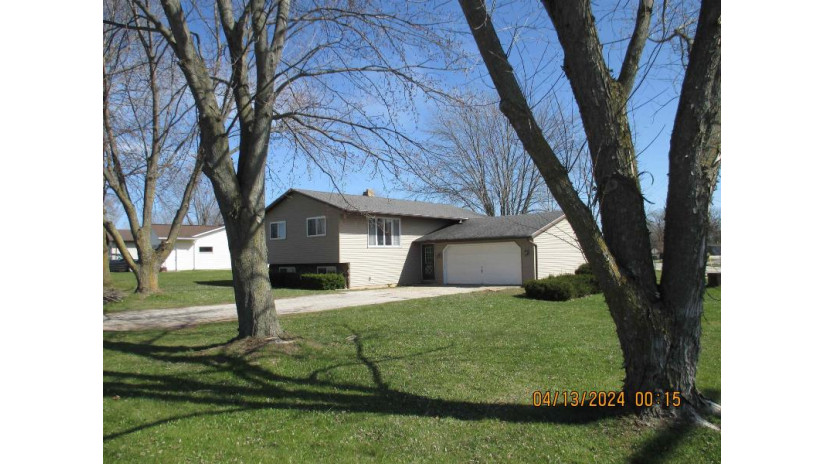 2776 Continental Drive Bellevue, WI 54311 by Coldwell Banker Real Estate Group $229,900