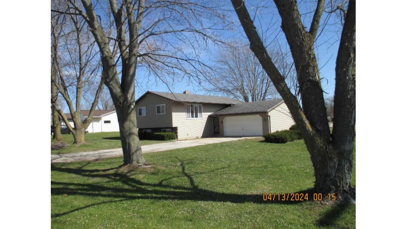 2776 Continental Drive Bellevue, WI 54311 by Coldwell Banker Real Estate Group $229,900