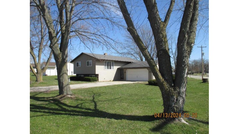 2776 Continental Drive Bellevue, WI 54311 by Coldwell Banker Real Estate Group $229,900