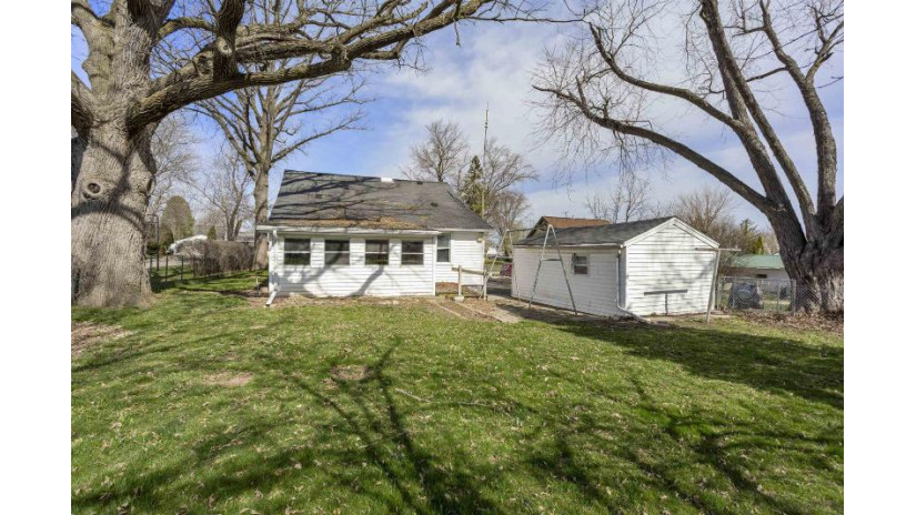 207 Darboy Road Combined Locks, WI 54113 by Expert Real Estate Partners, Llc - CELL: 920-810-7234 $115,000