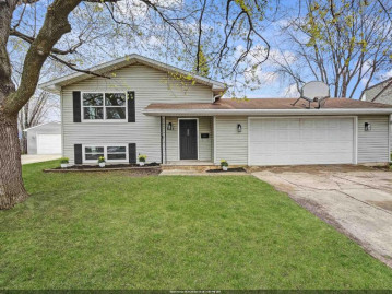 131 Ramlen Court, Appleton, WI 54915-1830