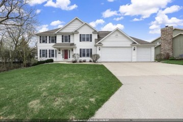 1626 Hickory Hollow Lane, Menasha, WI 54952