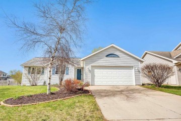 2586 Pecan Street, Green Bay, WI 54311