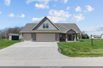 4882 Mustang Drive, Sherwood, WI 54169