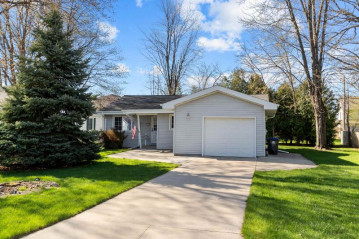 223 Edgewood Drive, Neenah, WI 54956