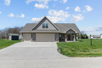 4882 Mustang Drive, Sherwood, WI 54169