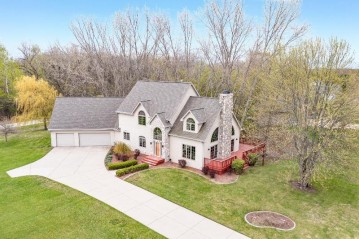 3176 Seafarer Way, Suamico, WI 54173-8184