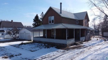 618 3rd St W, Washburn, WI 54891