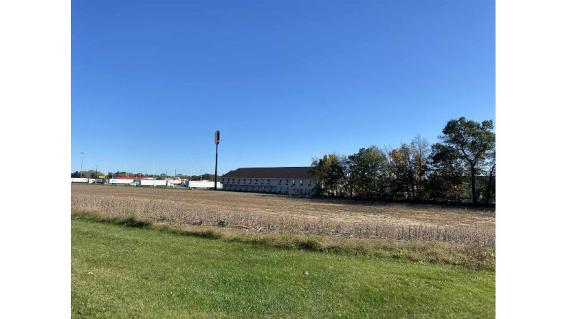 5.12 AC College Avenue Mauston, WI 53948 by First Weber Inc - HomeInfo@firstweber.com $449,000