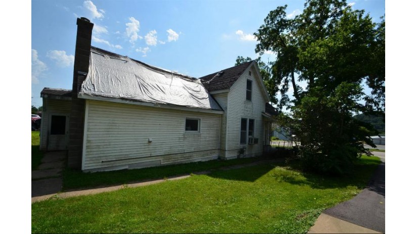 1101 S Sheldon Street Richland Center, WI 53581 by Re/Max Preferred - jeffolsonhomes@gmail.com $55,900