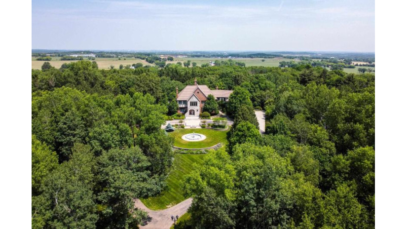 5434 Whalen Road Fitchburg, WI 53575 by Sprinkman Real Estate $1,900,000