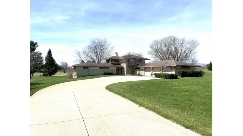 9842 Elkhorn Road La Grange, WI 54660 by First Weber Inc - HomeInfo@firstweber.com $549,000