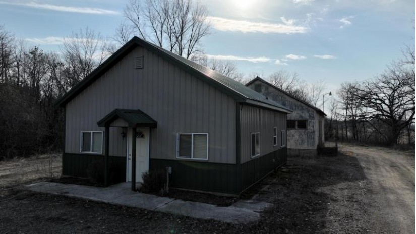 N6289 Berlin Road Brooklyn, WI 54941 by Cotter Realty Llc $385,000