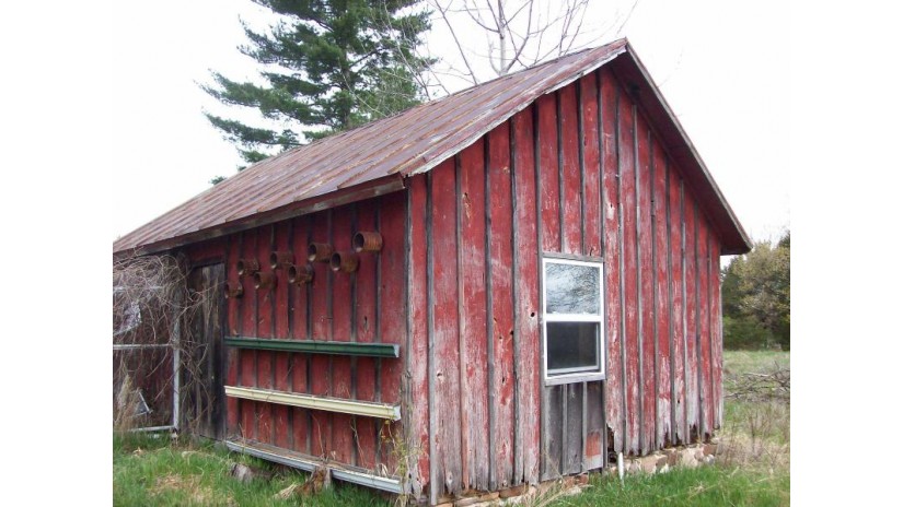 W6726 Puckaway Road Marquette, WI 53946 by United Country Midwest Lifestyle Properties $212,000