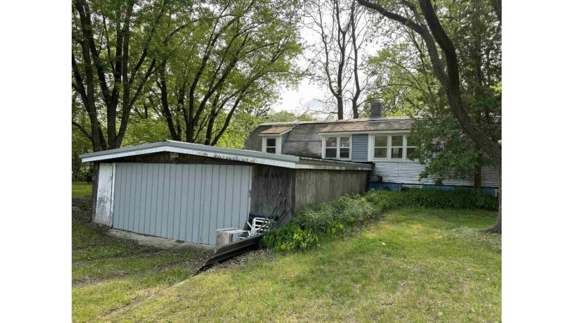 107 E Jaeger Street Oxford, WI 53952 by Never Settle Realty Llc $99,900