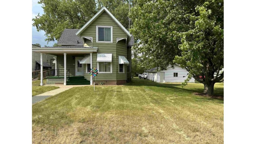 116 E Ormsby Street Oxford, WI 53952 by Never Settle Realty Llc $210,000