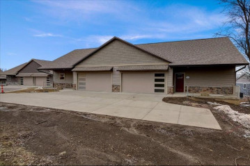 28 Sienna Hills Circle, Mount Horeb, WI 53572