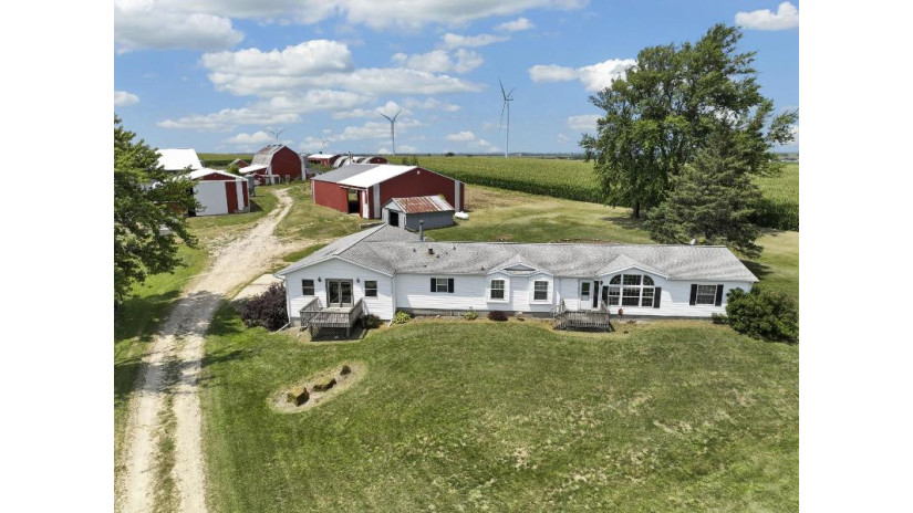 11329 Prairie Road Seymour, WI 53530 by Keller Williams Realty - Pref: 608-354-8435 $500,000