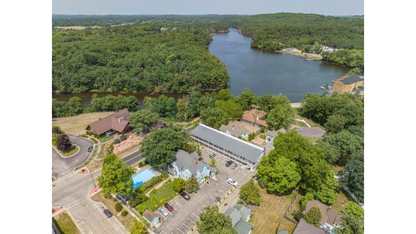 922 River Road Wisconsin Dells, WI 53965 by First Weber Inc - HomeInfo@firstweber.com $2,500,000