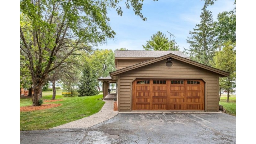 W3044 Longview Lane Green Lake, WI 54941 by Better Homes And Gardens Real Estate Special Prope $1,849,000
