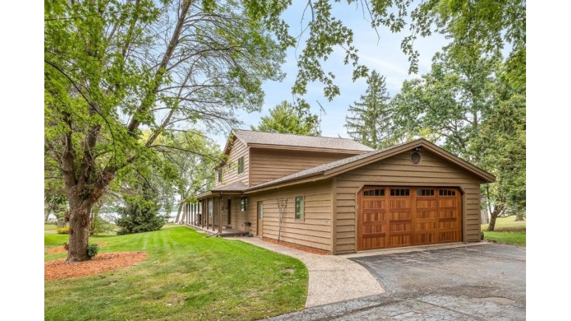 W3044 Longview Lane Green Lake, WI 54941 by Better Homes And Gardens Real Estate Special Prope $1,849,000