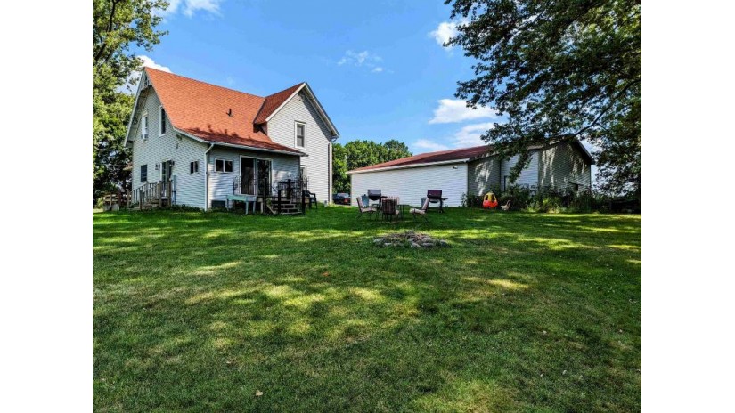 S3685 Highway 136 Excelsior, WI 53959 by Bartz Realty, Llc $475,000