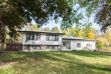 W11290 County Road V, Lodi, WI 53555