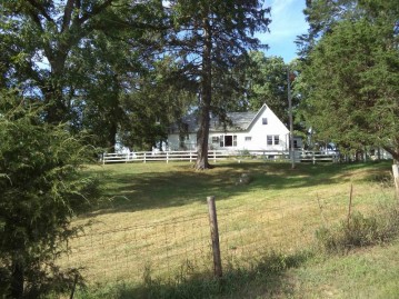 28758 County Road W, Benton, WI 53811