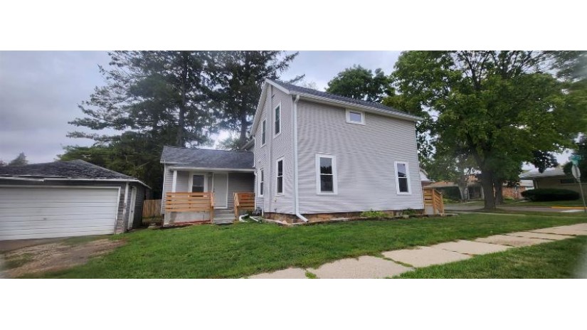 234 2nd Street Baraboo, WI 53913 by Weichert, Realtors - Great Day Group $219,000