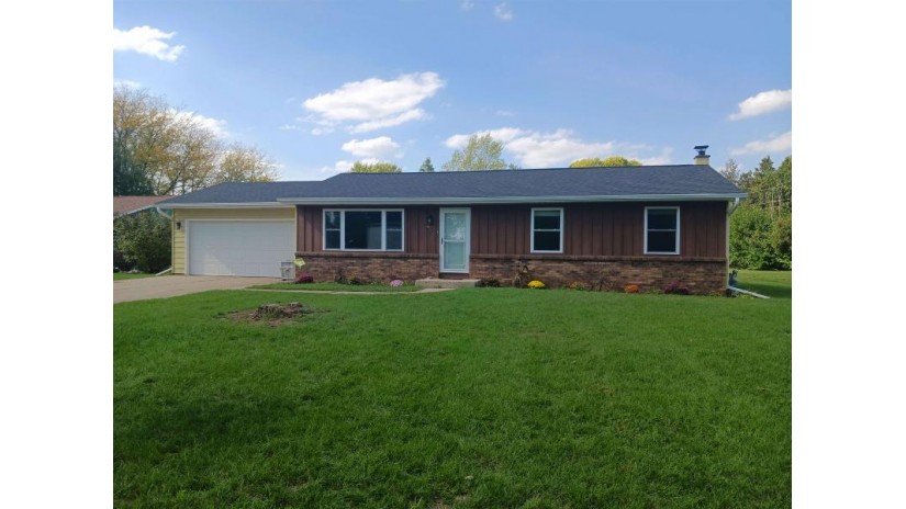 432 Higgins Drive Evansville, WI 53536 by Century 21 Affiliated - Off: 608-882-5216 $324,900