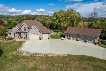 E13196 Highway 33, Greenfield, WI 53913