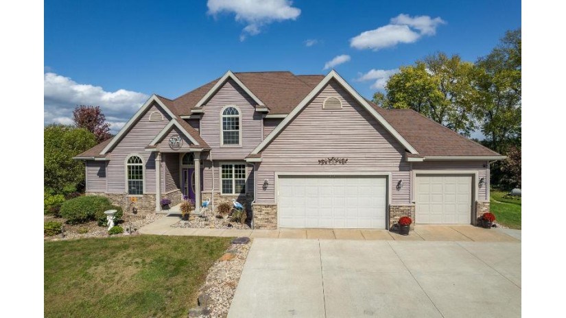 E13196 Highway 33 Greenfield, WI 53913 by Evergreen Realty Inc $996,000