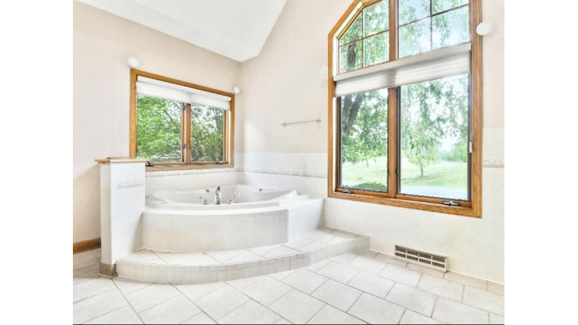 N8945 Parker Road Whitewater, WI 53190 by First Weber Inc - johnsoncreek@firstweber.com $1,200,000