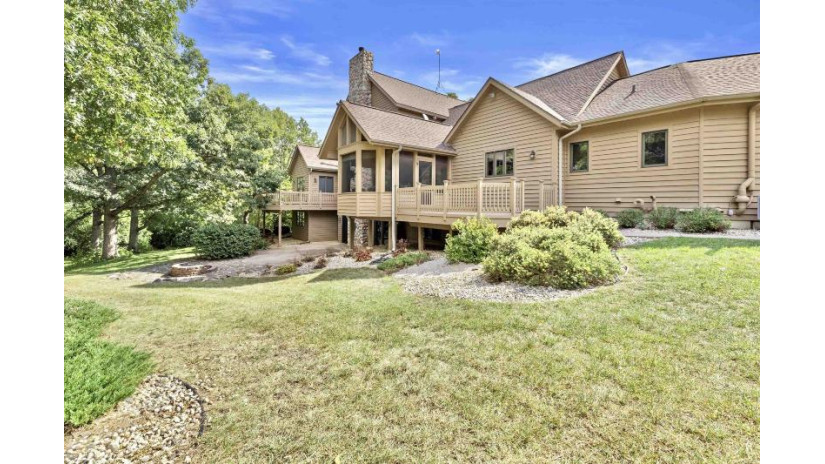 N8945 Parker Road Whitewater, WI 53190 by First Weber Inc - johnsoncreek@firstweber.com $1,200,000