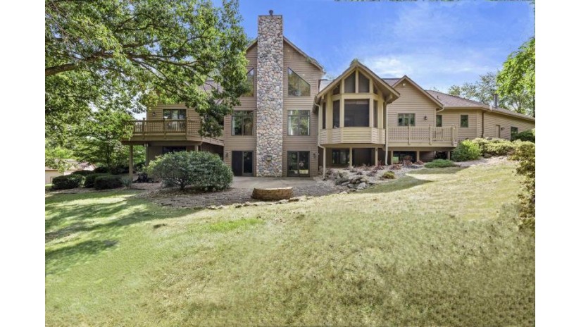 N8945 Parker Road Whitewater, WI 53190 by First Weber Inc - johnsoncreek@firstweber.com $1,200,000